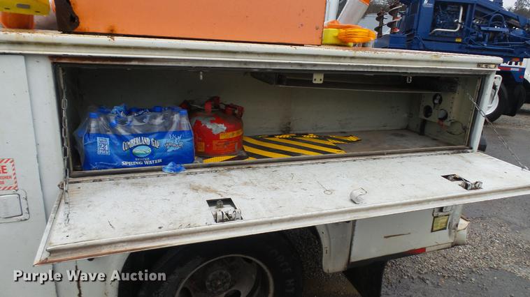 image for item DC5739 2007 Ford F350 Super Duty Crew Cab utility bed pickup truck