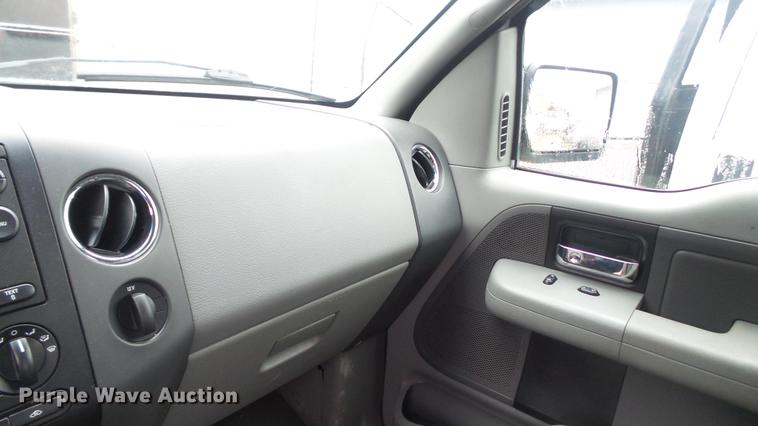 image for item DC5740 2006 Ford F150 SuperCab pickup truck