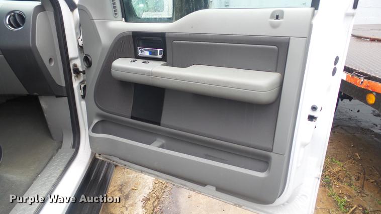 image for item DC5740 2006 Ford F150 SuperCab pickup truck