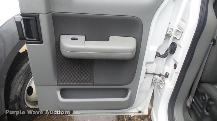 image for item DC5740 2006 Ford F150 SuperCab pickup truck