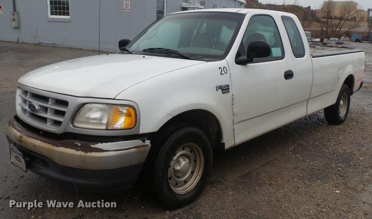 image for item DC5741 1999 Ford F150 SuperCab pickup truck