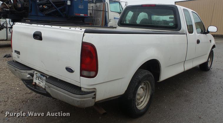image for item DC5741 1999 Ford F150 SuperCab pickup truck
