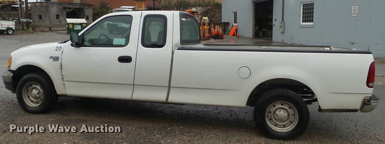image for item DC5741 1999 Ford F150 SuperCab pickup truck