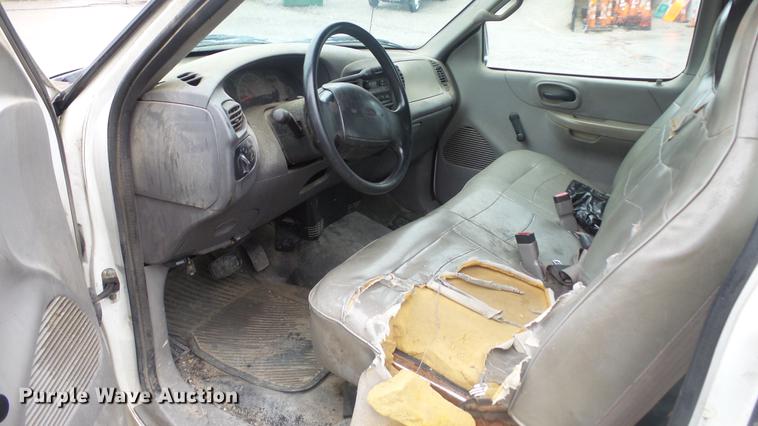 image for item DC5741 1999 Ford F150 SuperCab pickup truck
