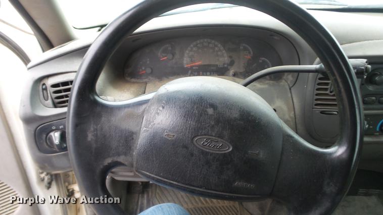 image for item DC5741 1999 Ford F150 SuperCab pickup truck
