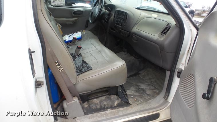 image for item DC5741 1999 Ford F150 SuperCab pickup truck