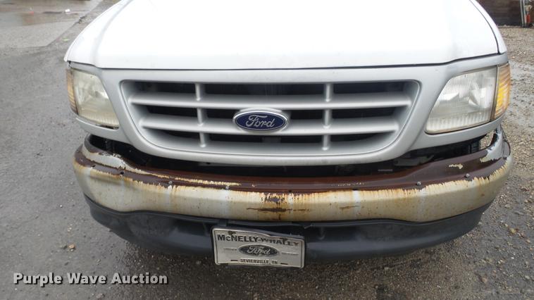 image for item DC5741 1999 Ford F150 SuperCab pickup truck