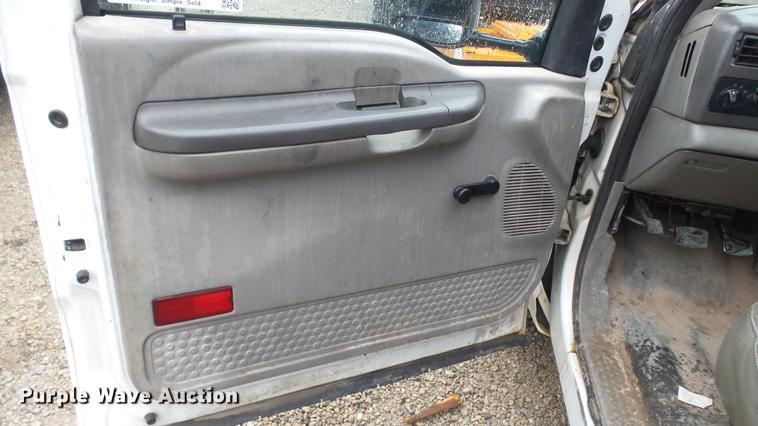 image for item DC5742 2000 Ford F350 Super Duty XL Crew Cab utility bed pickup truck