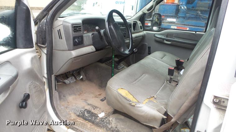 image for item DC5742 2000 Ford F350 Super Duty XL Crew Cab utility bed pickup truck