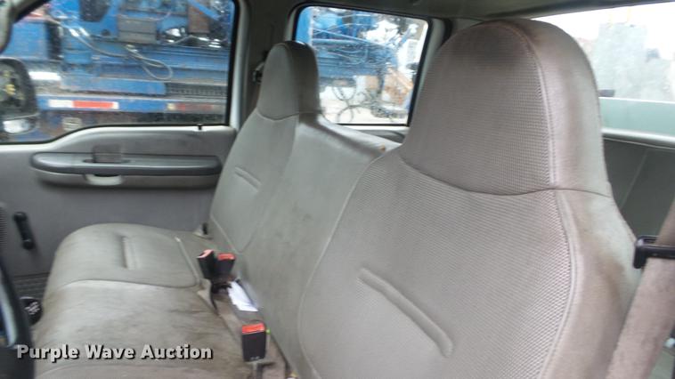 image for item DC5742 2000 Ford F350 Super Duty XL Crew Cab utility bed pickup truck