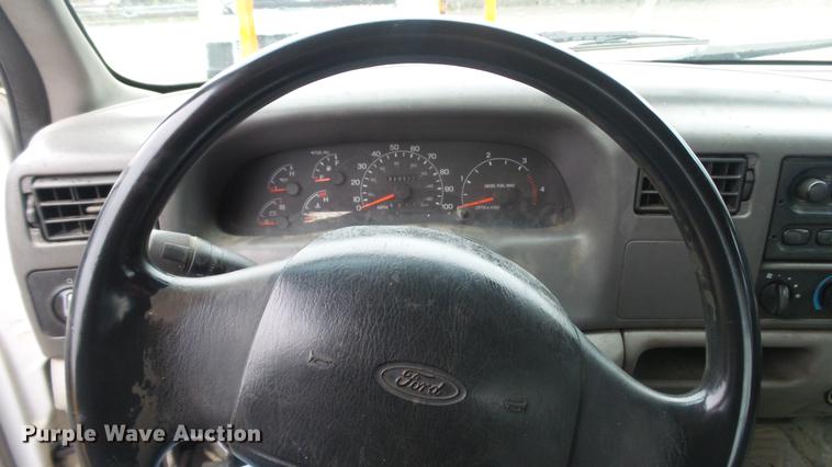 image for item DC5742 2000 Ford F350 Super Duty XL Crew Cab utility bed pickup truck