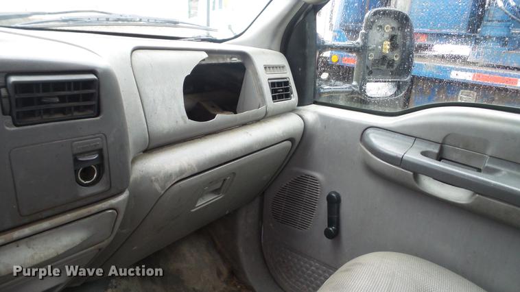 image for item DC5742 2000 Ford F350 Super Duty XL Crew Cab utility bed pickup truck