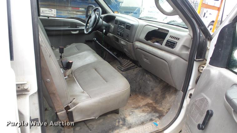 image for item DC5742 2000 Ford F350 Super Duty XL Crew Cab utility bed pickup truck