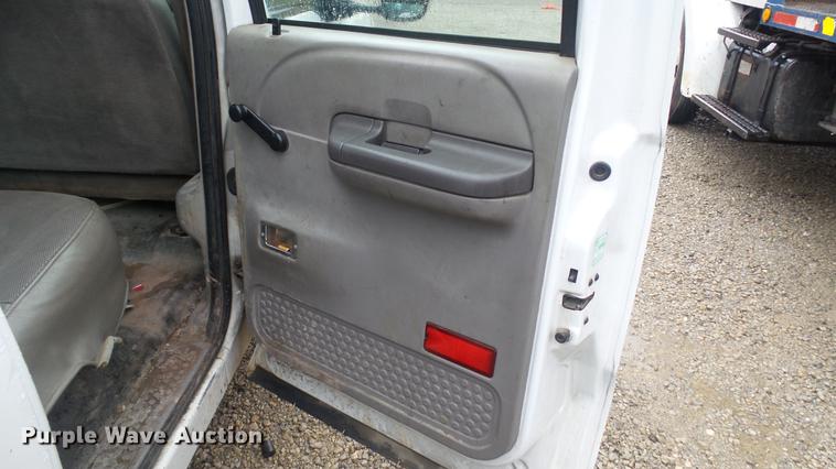 image for item DC5742 2000 Ford F350 Super Duty XL Crew Cab utility bed pickup truck