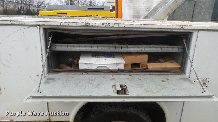 image for item DC5742 2000 Ford F350 Super Duty XL Crew Cab utility bed pickup truck