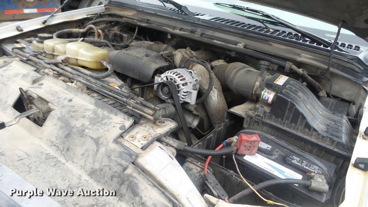 image for item DC5742 2000 Ford F350 Super Duty XL Crew Cab utility bed pickup truck