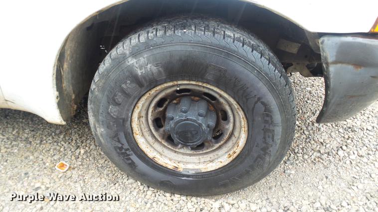 image for item DC5742 2000 Ford F350 Super Duty XL Crew Cab utility bed pickup truck