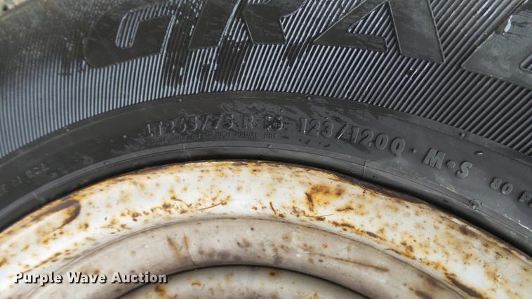 image for item DC5742 2000 Ford F350 Super Duty XL Crew Cab utility bed pickup truck