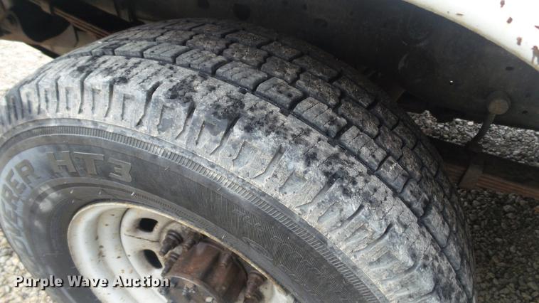 image for item DC5742 2000 Ford F350 Super Duty XL Crew Cab utility bed pickup truck