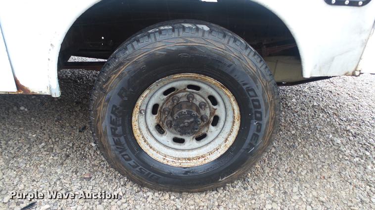 image for item DC5742 2000 Ford F350 Super Duty XL Crew Cab utility bed pickup truck