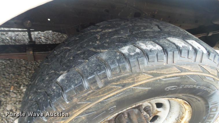 image for item DC5742 2000 Ford F350 Super Duty XL Crew Cab utility bed pickup truck