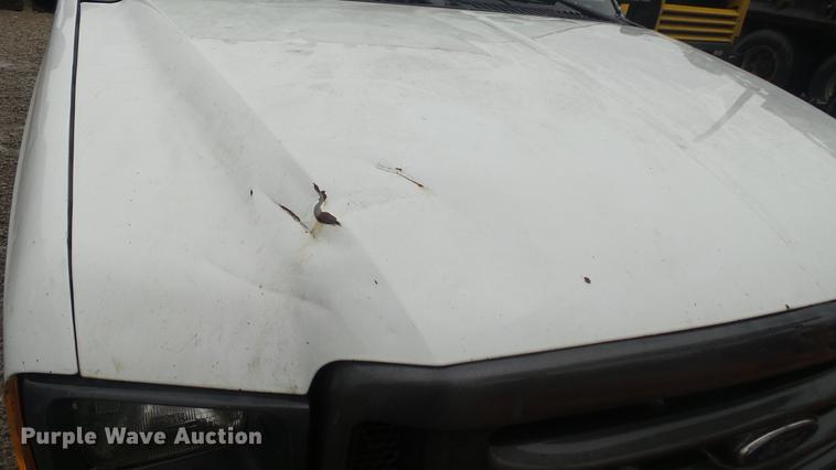 image for item DC5742 2000 Ford F350 Super Duty XL Crew Cab utility bed pickup truck