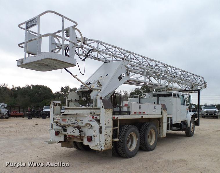 image for item DD1454 1999 International 4900 bucket truck