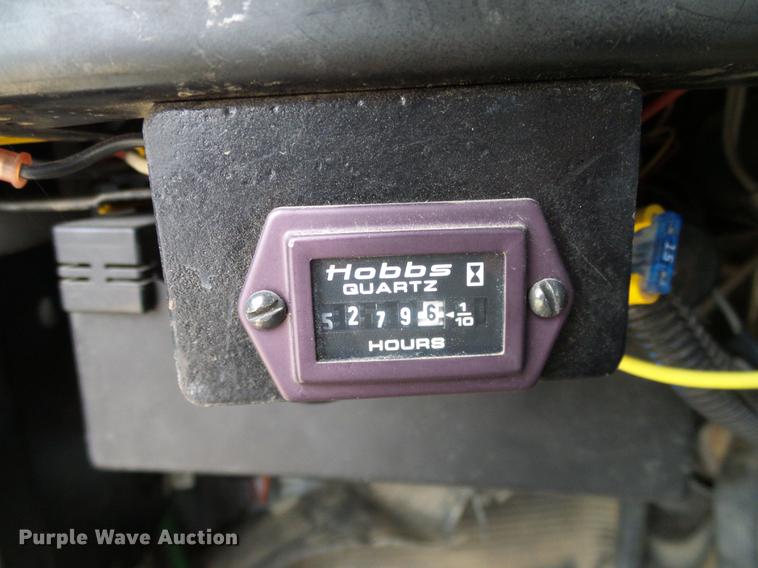 image for item DD1454 1999 International 4900 bucket truck