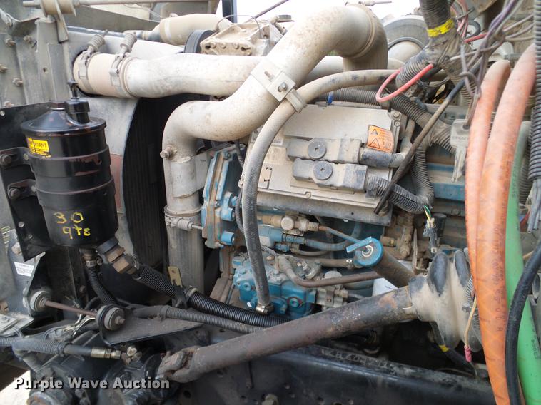 image for item DD1454 1999 International 4900 bucket truck