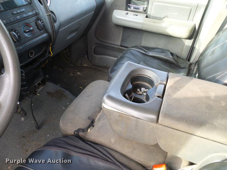 image for item DD1455 2006 Ford F150 pickup truck