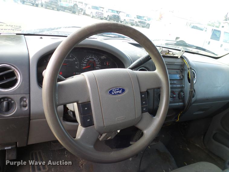 image for item DD1455 2006 Ford F150 pickup truck