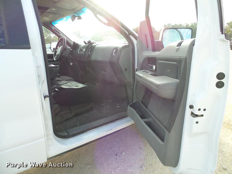 image for item DD1455 2006 Ford F150 pickup truck