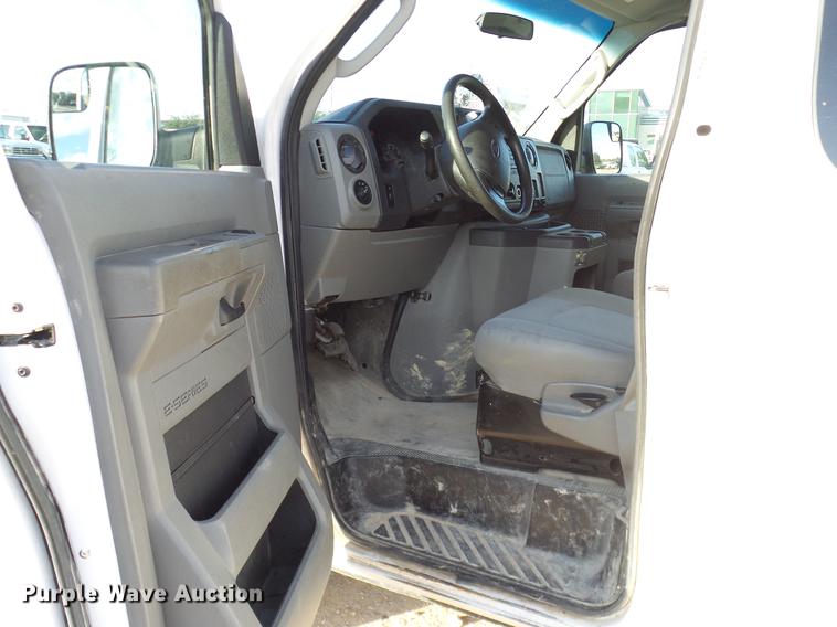 image for item DD1456 2011 Ford E350 Super Duty Extended van