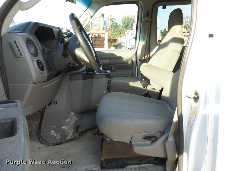 image for item DD1456 2011 Ford E350 Super Duty Extended van