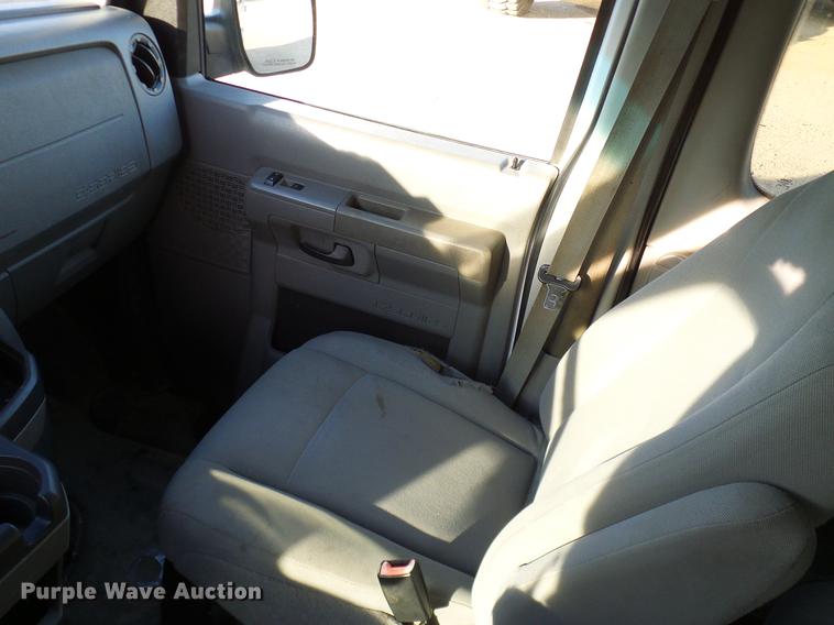 image for item DD1456 2011 Ford E350 Super Duty Extended van