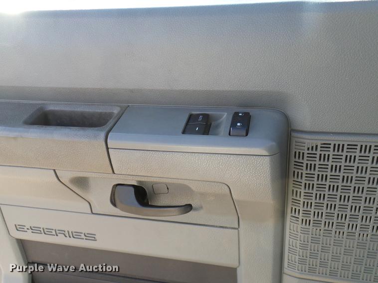 image for item DD1456 2011 Ford E350 Super Duty Extended van