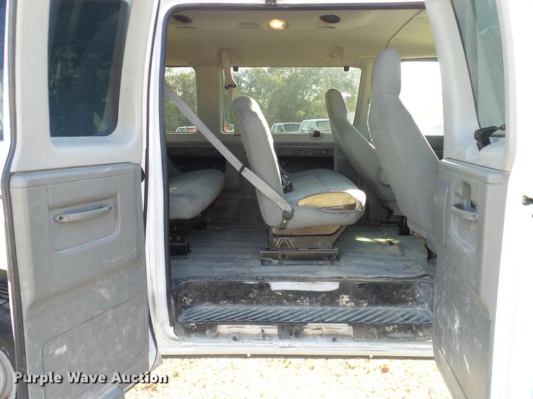 image for item DD1456 2011 Ford E350 Super Duty Extended van