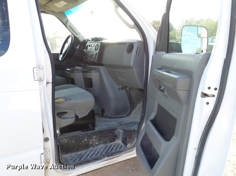 image for item DD1456 2011 Ford E350 Super Duty Extended van