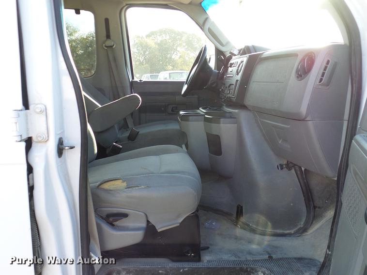 image for item DD1456 2011 Ford E350 Super Duty Extended van