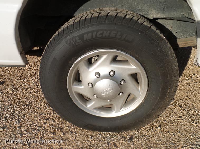 image for item DD1456 2011 Ford E350 Super Duty Extended van