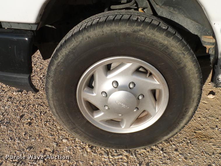 image for item DD1456 2011 Ford E350 Super Duty Extended van