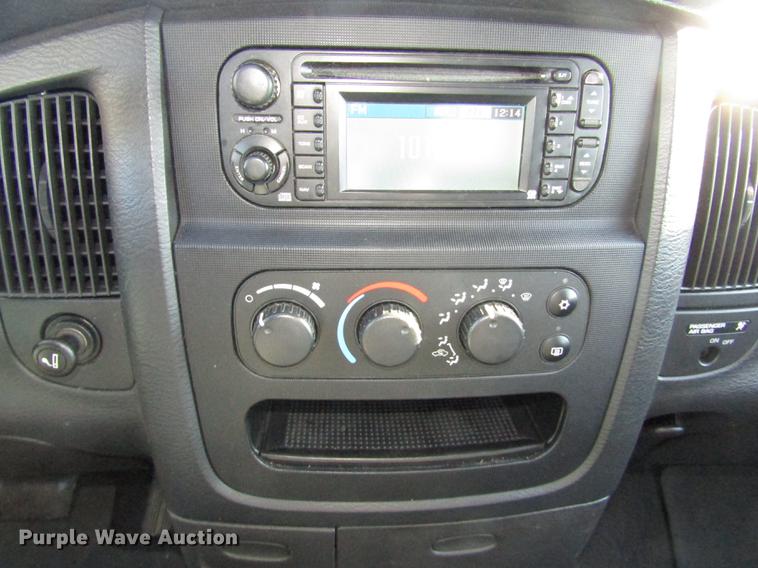 image for item DD2970 2005 Dodge Ram 1500 SLT pickup truck