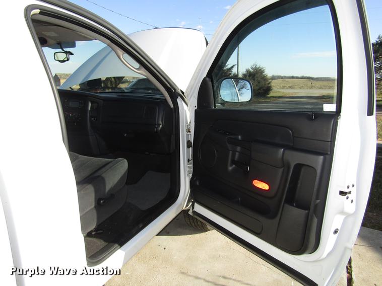 image for item DD2970 2005 Dodge Ram 1500 SLT pickup truck