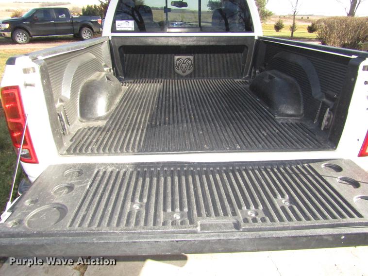 image for item DD2970 2005 Dodge Ram 1500 SLT pickup truck