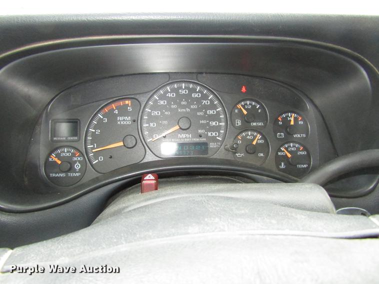 image for item DD2985 2002 GMC Sierra 2500HD SLE Crew Cab pickup truck