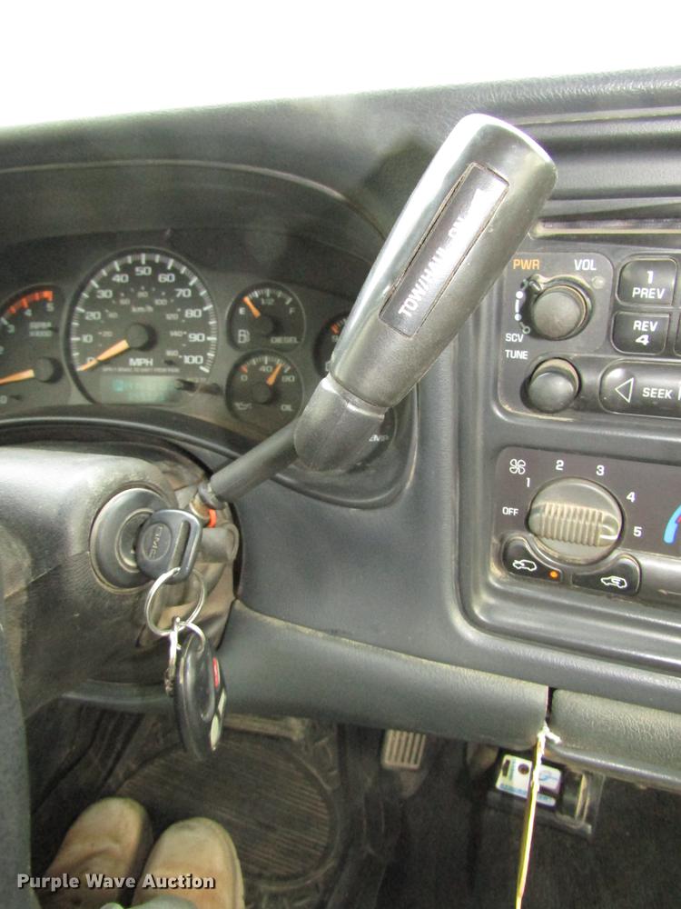 image for item DD2985 2002 GMC Sierra 2500HD SLE Crew Cab pickup truck