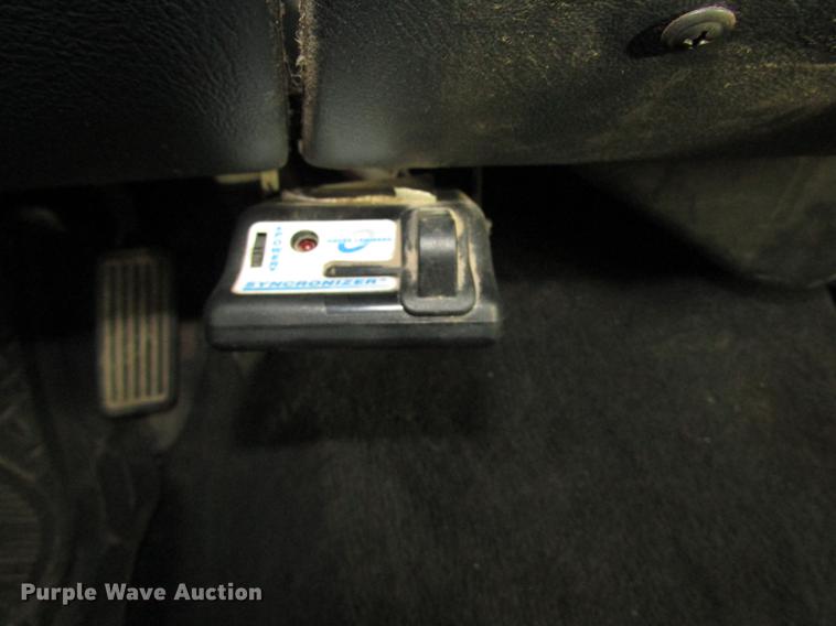 image for item DD2985 2002 GMC Sierra 2500HD SLE Crew Cab pickup truck