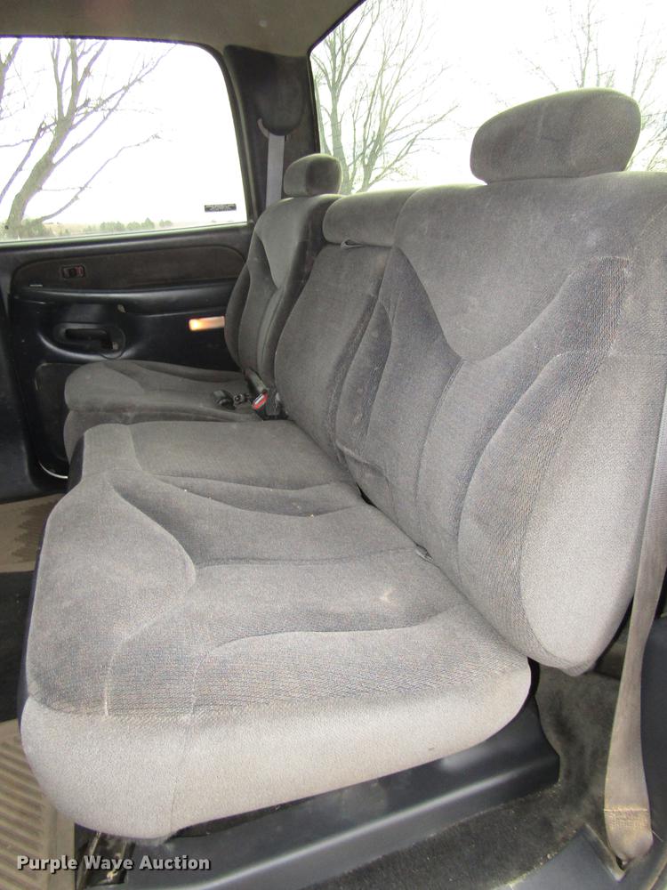 image for item DD2985 2002 GMC Sierra 2500HD SLE Crew Cab pickup truck