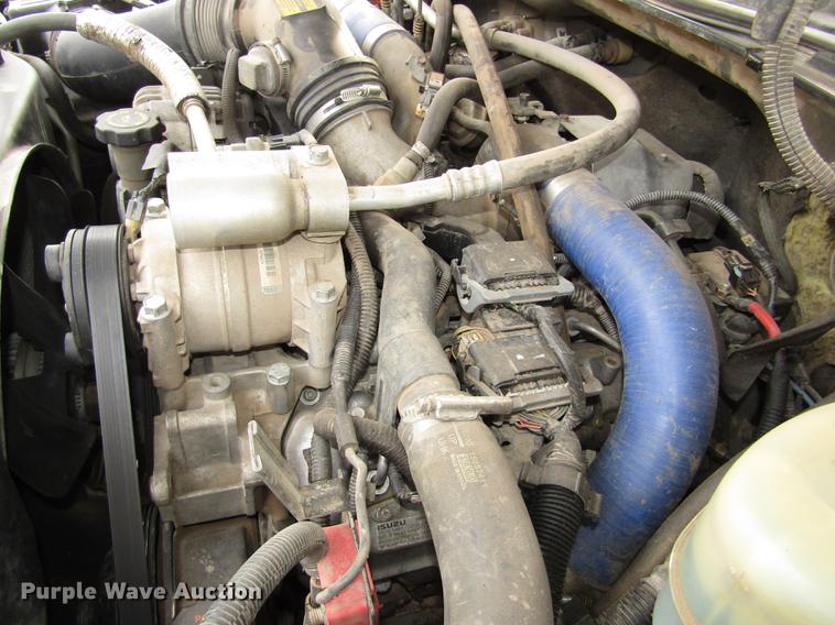 image for item DD2985 2002 GMC Sierra 2500HD SLE Crew Cab pickup truck