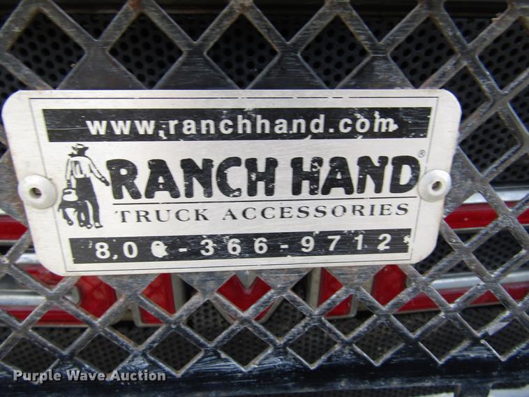 image for item DD2985 2002 GMC Sierra 2500HD SLE Crew Cab pickup truck